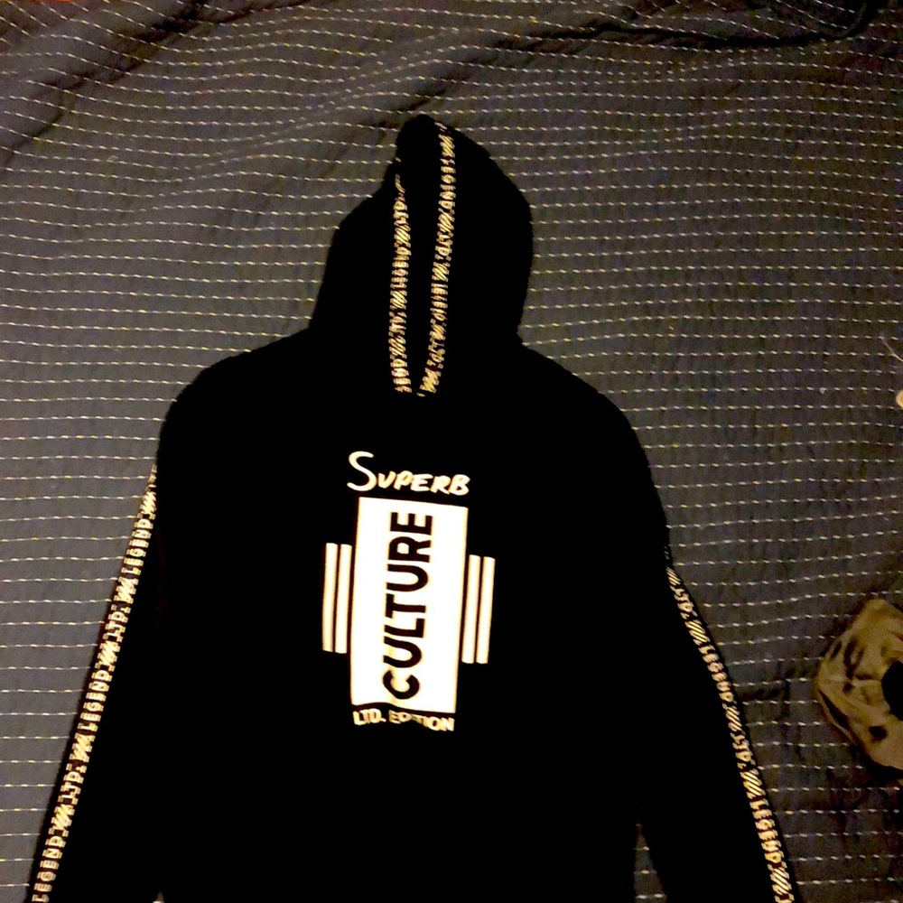 Sweatshirt/hood